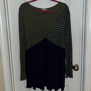 Women’s long sleeved top